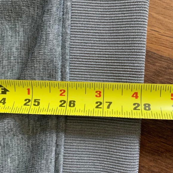 Under Armour Pullover - Picture 7 of 14